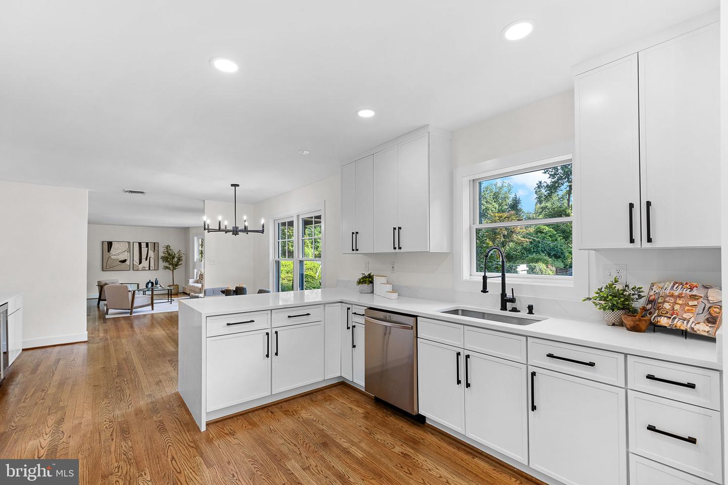 6353 CROSSWOODS DR, FALLS CHURCH, Virginia 22044, 4 Bedrooms Bedrooms, ,3 BathroomsBathrooms,Residential,For sale,6353 CROSSWOODS DR,VAFX2250646 MLS # VAFX2250646
