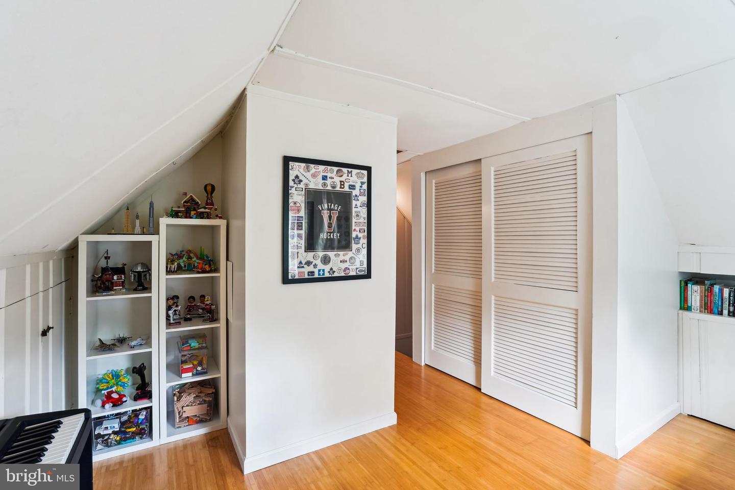 505 RANDOLPH ST, FALLS CHURCH, Virginia 22046, 4 Bedrooms Bedrooms, ,2 BathroomsBathrooms,Residential,For sale,505 RANDOLPH ST,VAFA2003116 MLS # VAFA2003116