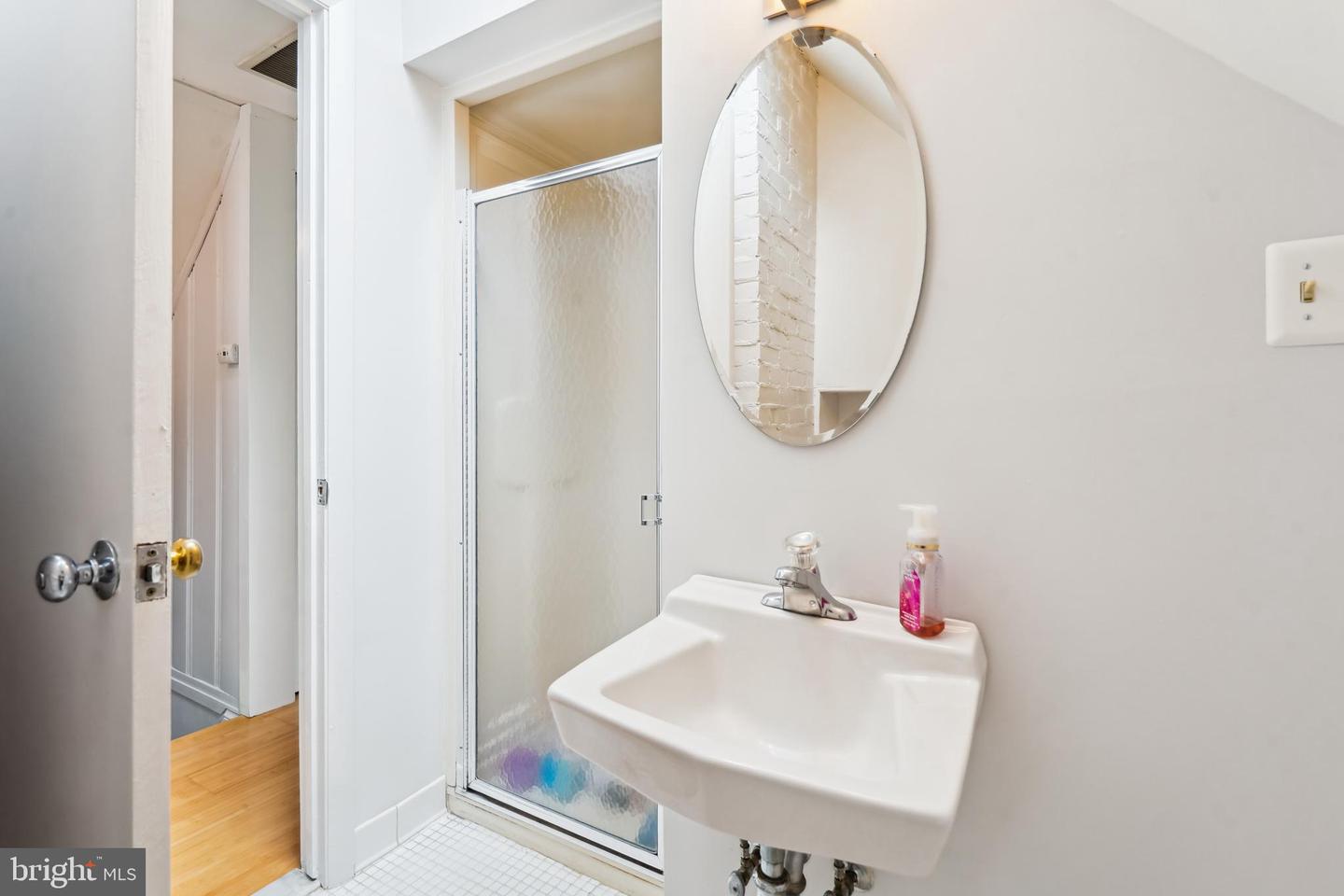 505 RANDOLPH ST, FALLS CHURCH, Virginia 22046, 4 Bedrooms Bedrooms, ,2 BathroomsBathrooms,Residential,For sale,505 RANDOLPH ST,VAFA2003116 MLS # VAFA2003116