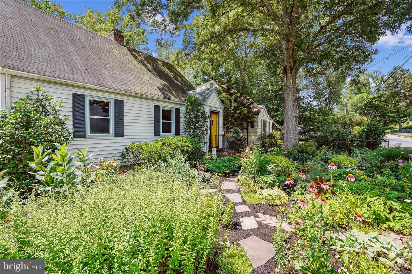 505 RANDOLPH ST, FALLS CHURCH, Virginia 22046, 4 Bedrooms Bedrooms, ,2 BathroomsBathrooms,Residential,For sale,505 RANDOLPH ST,VAFA2003116 MLS # VAFA2003116