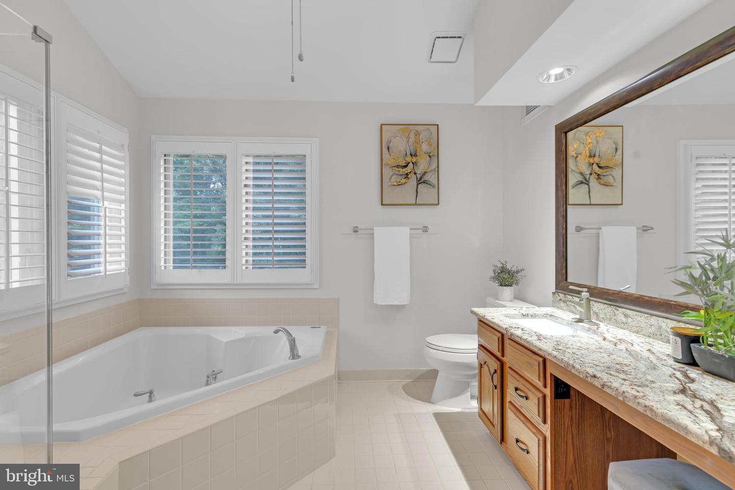 9112 SILVER POINTE WAY, FAIRFAX STATION, Virginia 22039, 5 Bedrooms Bedrooms, ,3 BathroomsBathrooms,Residential,For sale,9112 SILVER POINTE WAY,VAFX2252402 MLS # VAFX2252402
