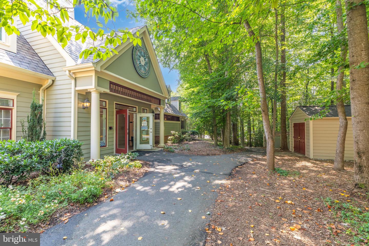 9112 SILVER POINTE WAY, FAIRFAX STATION, Virginia 22039, 5 Bedrooms Bedrooms, ,3 BathroomsBathrooms,Residential,For sale,9112 SILVER POINTE WAY,VAFX2252402 MLS # VAFX2252402