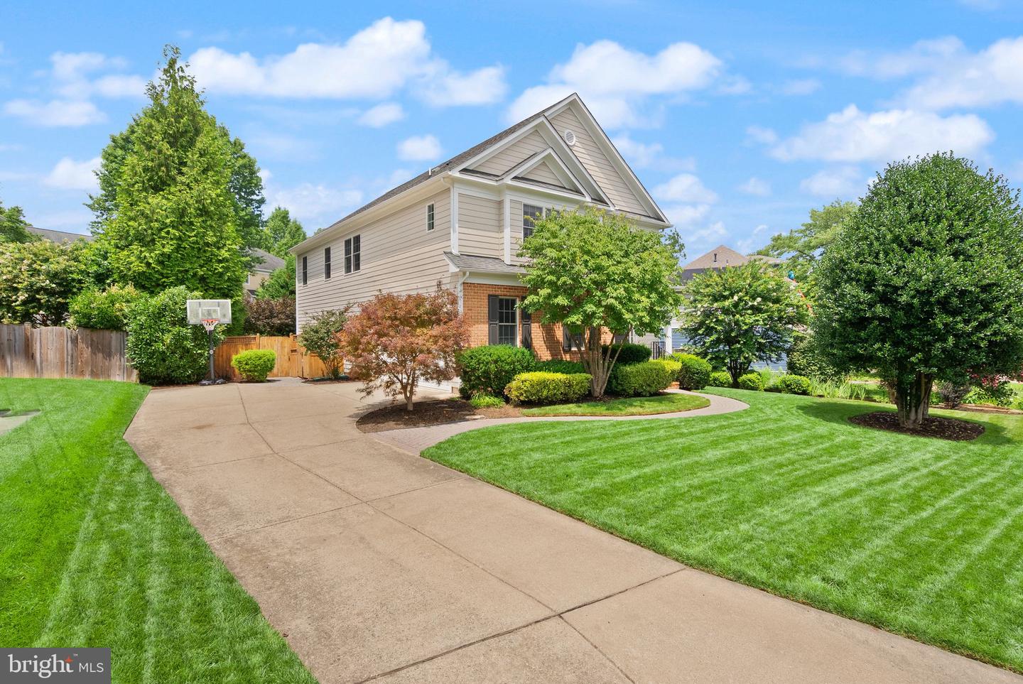 2204 BOXWOOD DR, FALLS CHURCH, Virginia 22043, 6 Bedrooms Bedrooms, ,4 BathroomsBathrooms,Residential,For sale,2204 BOXWOOD DR,VAFX2252734 MLS # VAFX2252734