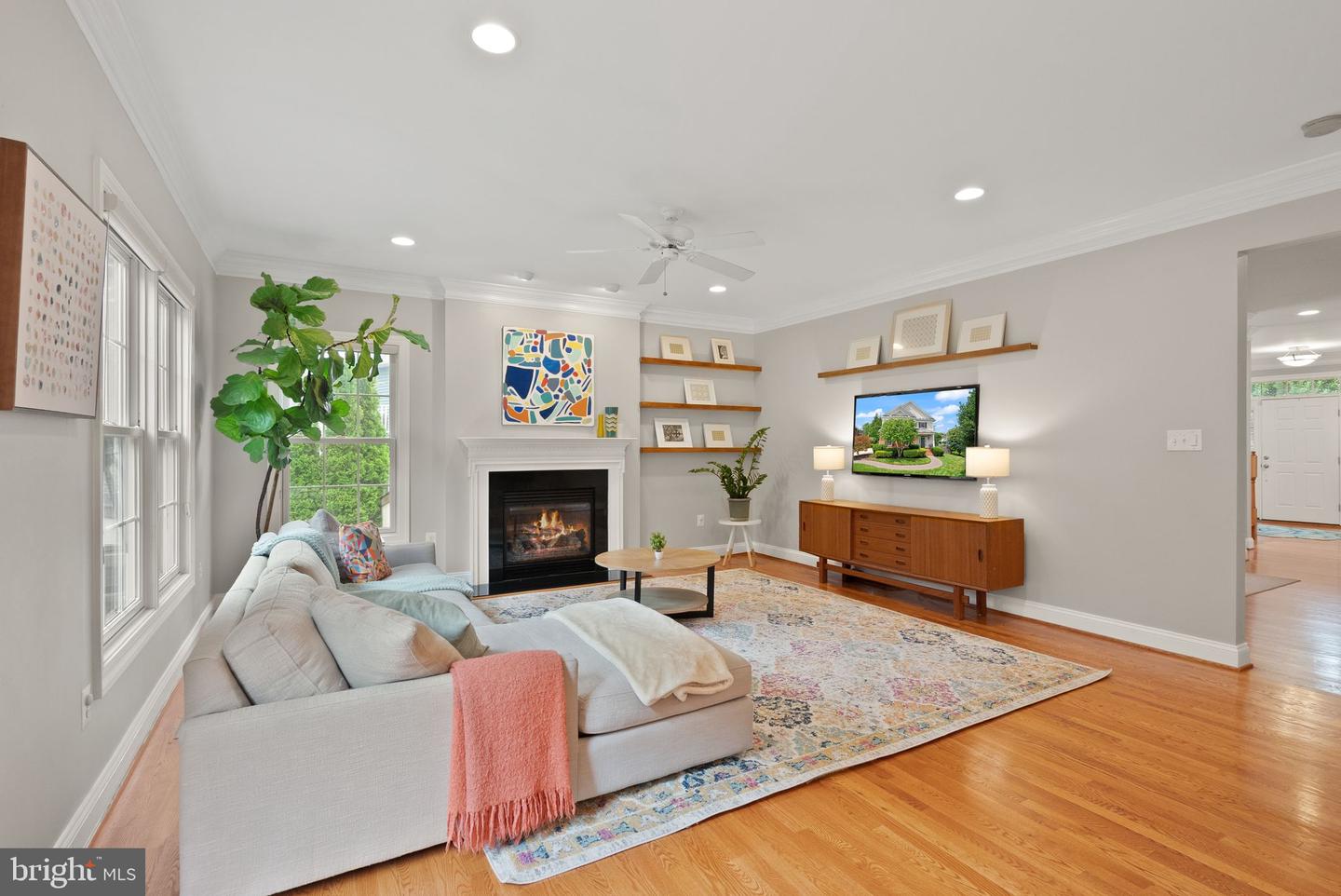2204 BOXWOOD DR, FALLS CHURCH, Virginia 22043, 6 Bedrooms Bedrooms, ,4 BathroomsBathrooms,Residential,For sale,2204 BOXWOOD DR,VAFX2252734 MLS # VAFX2252734