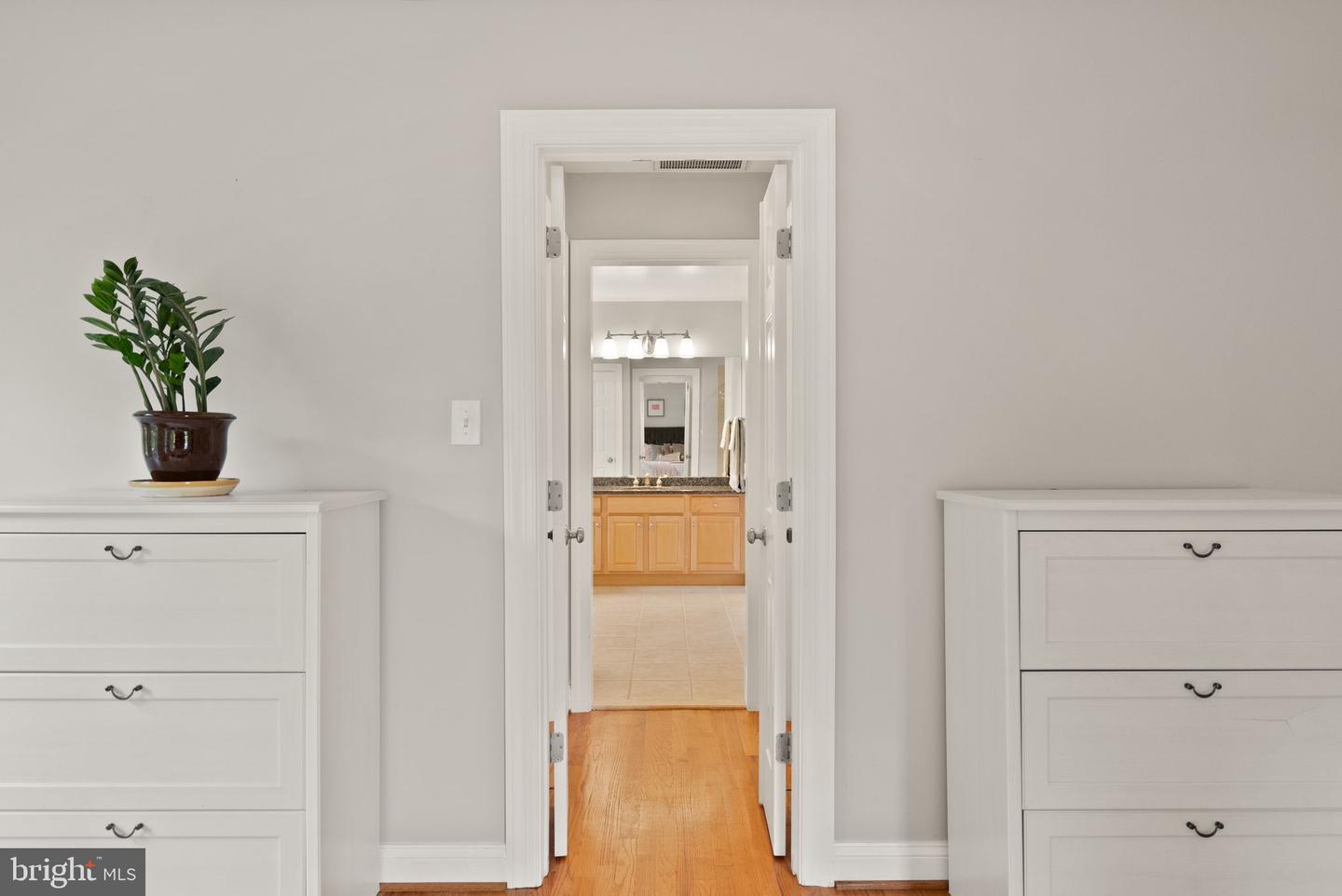 2204 BOXWOOD DR, FALLS CHURCH, Virginia 22043, 6 Bedrooms Bedrooms, ,4 BathroomsBathrooms,Residential,For sale,2204 BOXWOOD DR,VAFX2252734 MLS # VAFX2252734