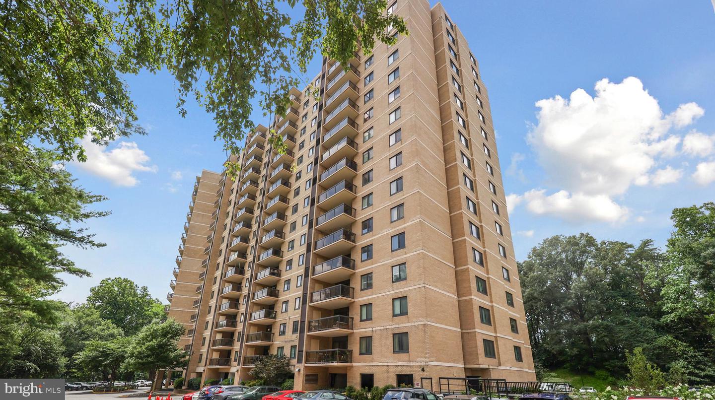309 YOAKUM PKWY #306, ALEXANDRIA, Virginia 22304, 2 Bedrooms Bedrooms, ,2 BathroomsBathrooms,Residential,For sale,309 YOAKUM PKWY #306,VAAX2047090 MLS # VAAX2047090
