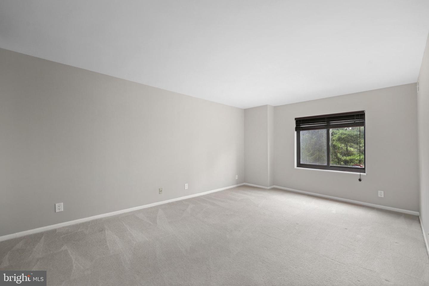 309 YOAKUM PKWY #306, ALEXANDRIA, Virginia 22304, 2 Bedrooms Bedrooms, ,2 BathroomsBathrooms,Residential,For sale,309 YOAKUM PKWY #306,VAAX2047090 MLS # VAAX2047090
