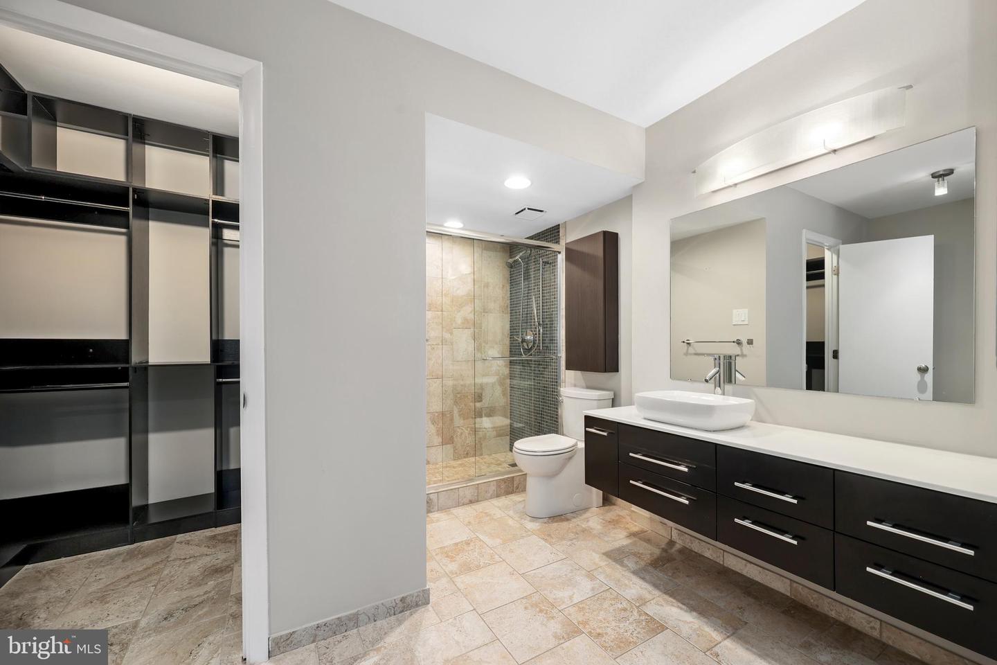 309 YOAKUM PKWY #306, ALEXANDRIA, Virginia 22304, 2 Bedrooms Bedrooms, ,2 BathroomsBathrooms,Residential,For sale,309 YOAKUM PKWY #306,VAAX2047090 MLS # VAAX2047090