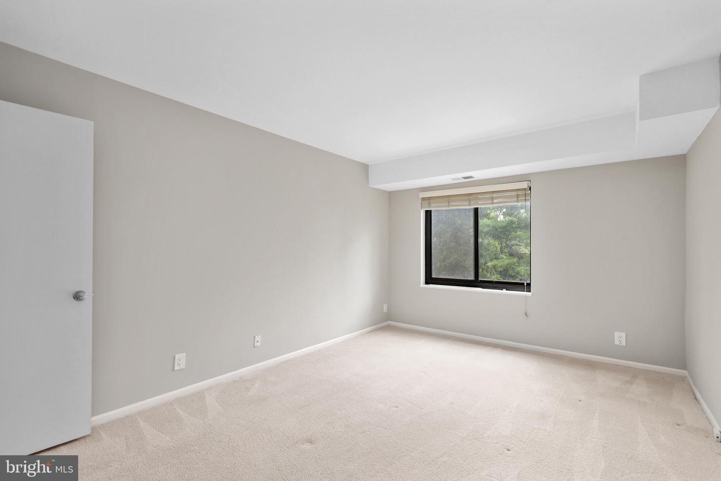 309 YOAKUM PKWY #306, ALEXANDRIA, Virginia 22304, 2 Bedrooms Bedrooms, ,2 BathroomsBathrooms,Residential,For sale,309 YOAKUM PKWY #306,VAAX2047090 MLS # VAAX2047090