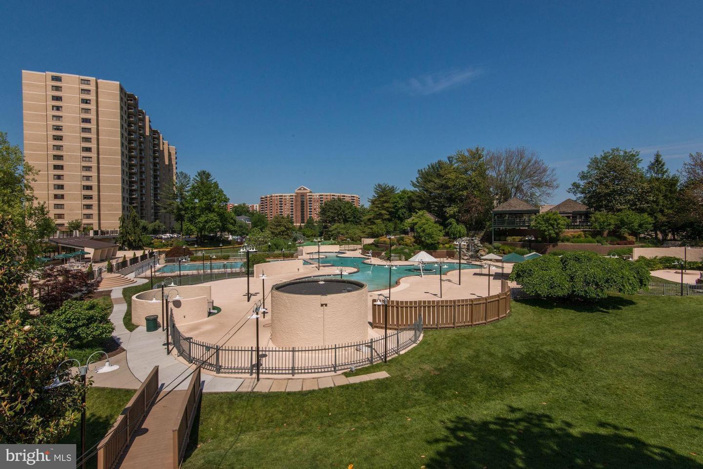 309 YOAKUM PKWY #306, ALEXANDRIA, Virginia 22304, 2 Bedrooms Bedrooms, ,2 BathroomsBathrooms,Residential,For sale,309 YOAKUM PKWY #306,VAAX2047090 MLS # VAAX2047090