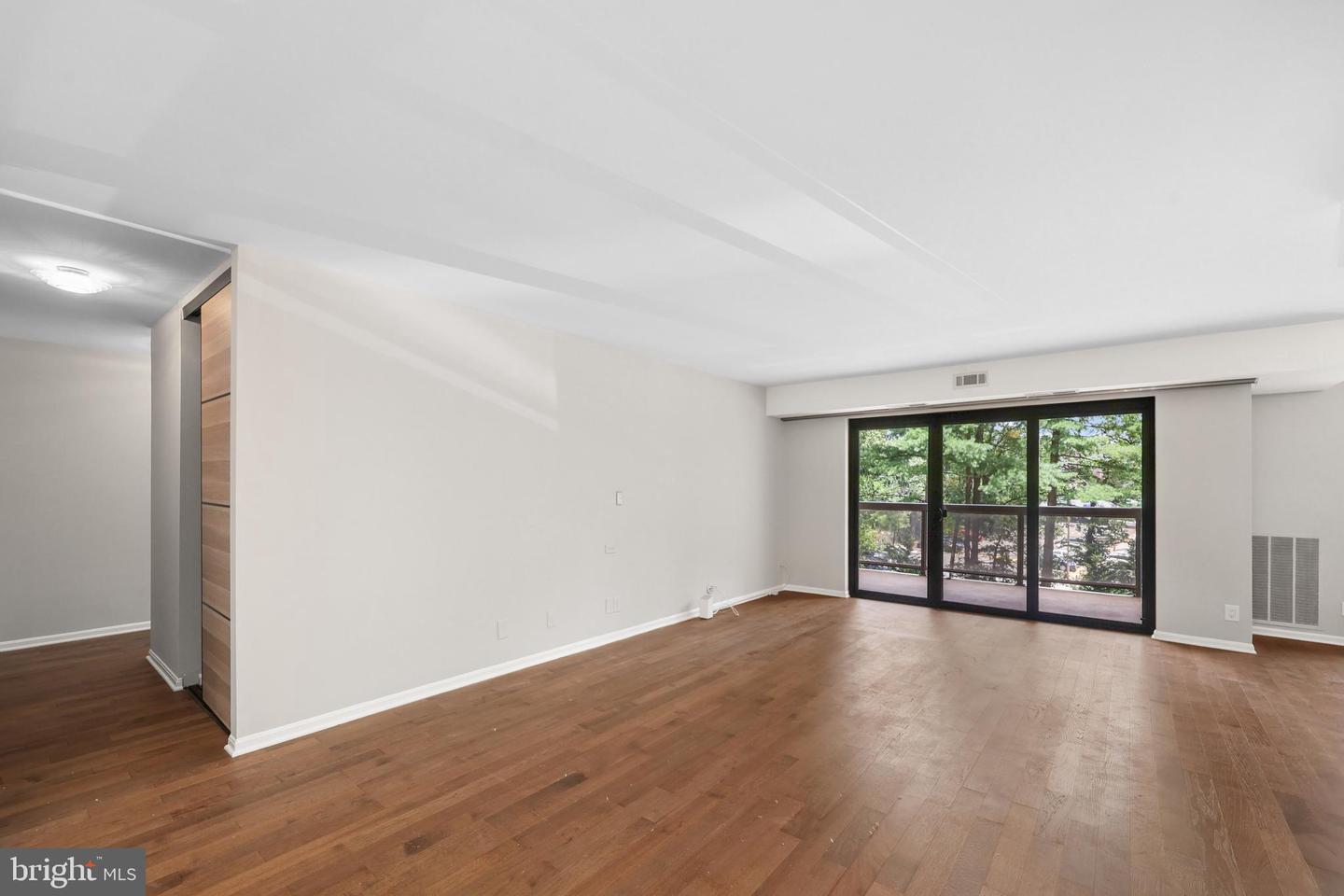 309 YOAKUM PKWY #306, ALEXANDRIA, Virginia 22304, 2 Bedrooms Bedrooms, ,2 BathroomsBathrooms,Residential,For sale,309 YOAKUM PKWY #306,VAAX2047090 MLS # VAAX2047090