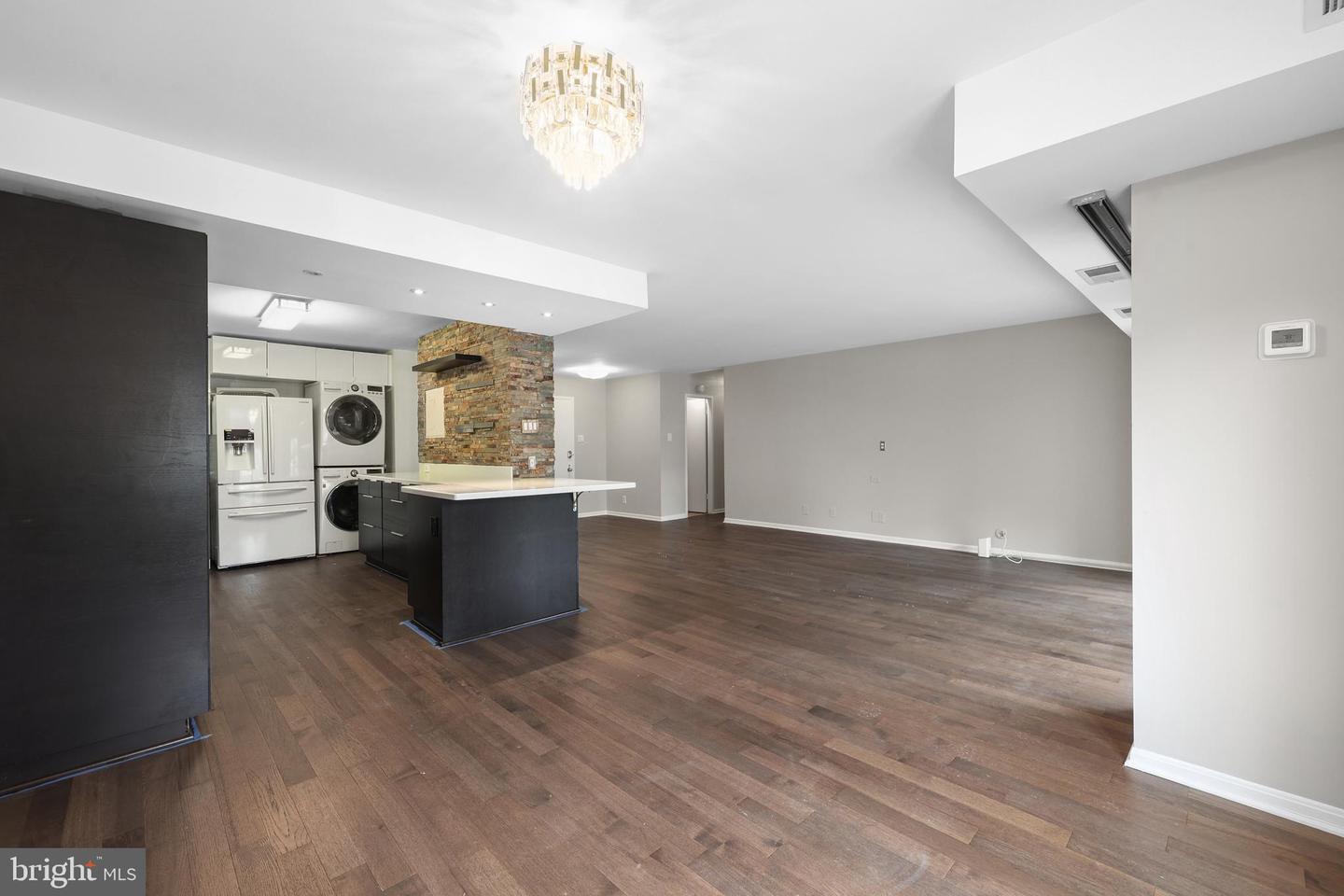 309 YOAKUM PKWY #306, ALEXANDRIA, Virginia 22304, 2 Bedrooms Bedrooms, ,2 BathroomsBathrooms,Residential,For sale,309 YOAKUM PKWY #306,VAAX2047090 MLS # VAAX2047090