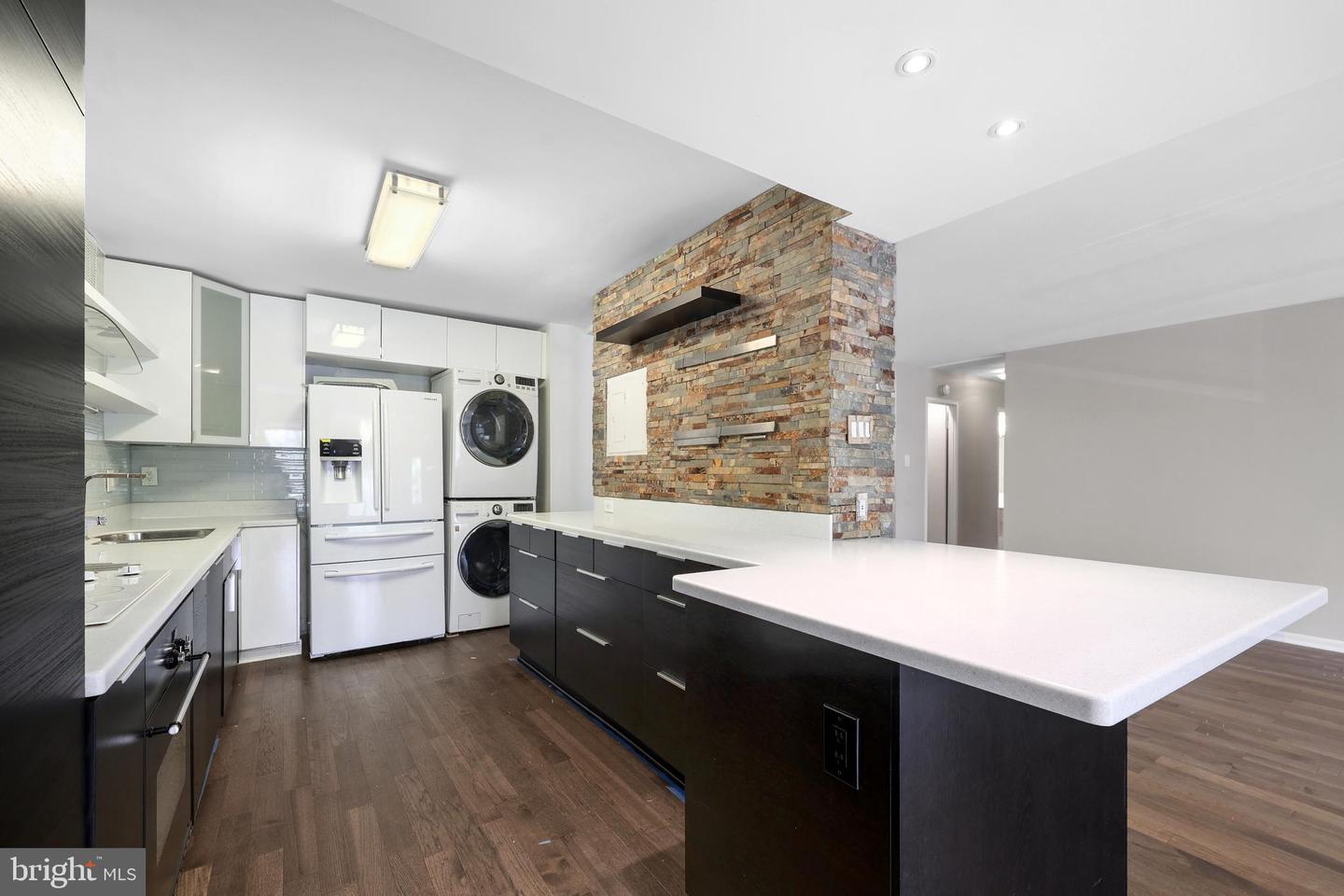 309 YOAKUM PKWY #306, ALEXANDRIA, Virginia 22304, 2 Bedrooms Bedrooms, ,2 BathroomsBathrooms,Residential,For sale,309 YOAKUM PKWY #306,VAAX2047090 MLS # VAAX2047090