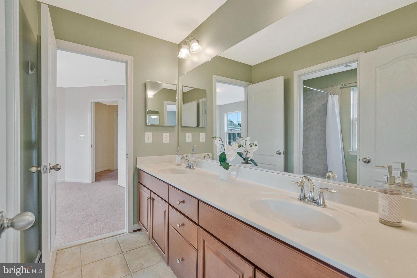 43084 LITTLE ANGEL CT, LEESBURG, Virginia 20176, 5 Bedrooms Bedrooms, ,3 BathroomsBathrooms,Residential,For sale,43084 LITTLE ANGEL CT,VALO2101070 MLS # VALO2101070