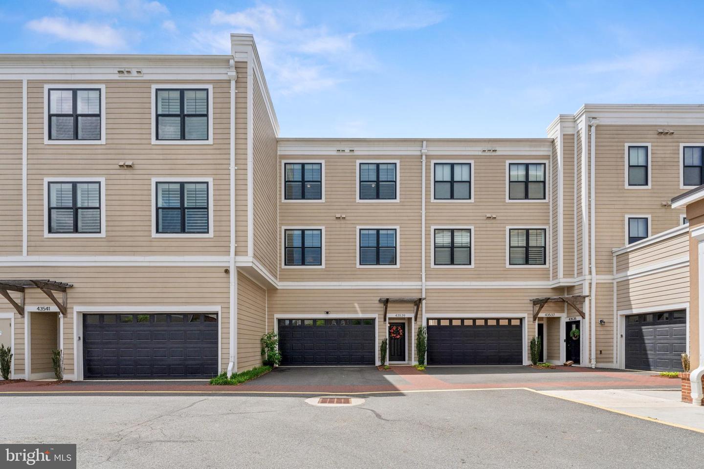 43539 MICHIGAN SQ, LEESBURG, Virginia 20176, 3 Bedrooms Bedrooms, ,2 BathroomsBathrooms,Residential,For sale,43539 MICHIGAN SQ,VALO2101088 MLS # VALO2101088