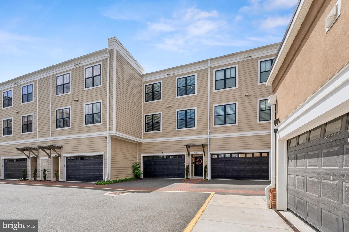 43539 MICHIGAN SQ, LEESBURG, Virginia 20176, 3 Bedrooms Bedrooms, ,2 BathroomsBathrooms,Residential,For sale,43539 MICHIGAN SQ,VALO2101088 MLS # VALO2101088