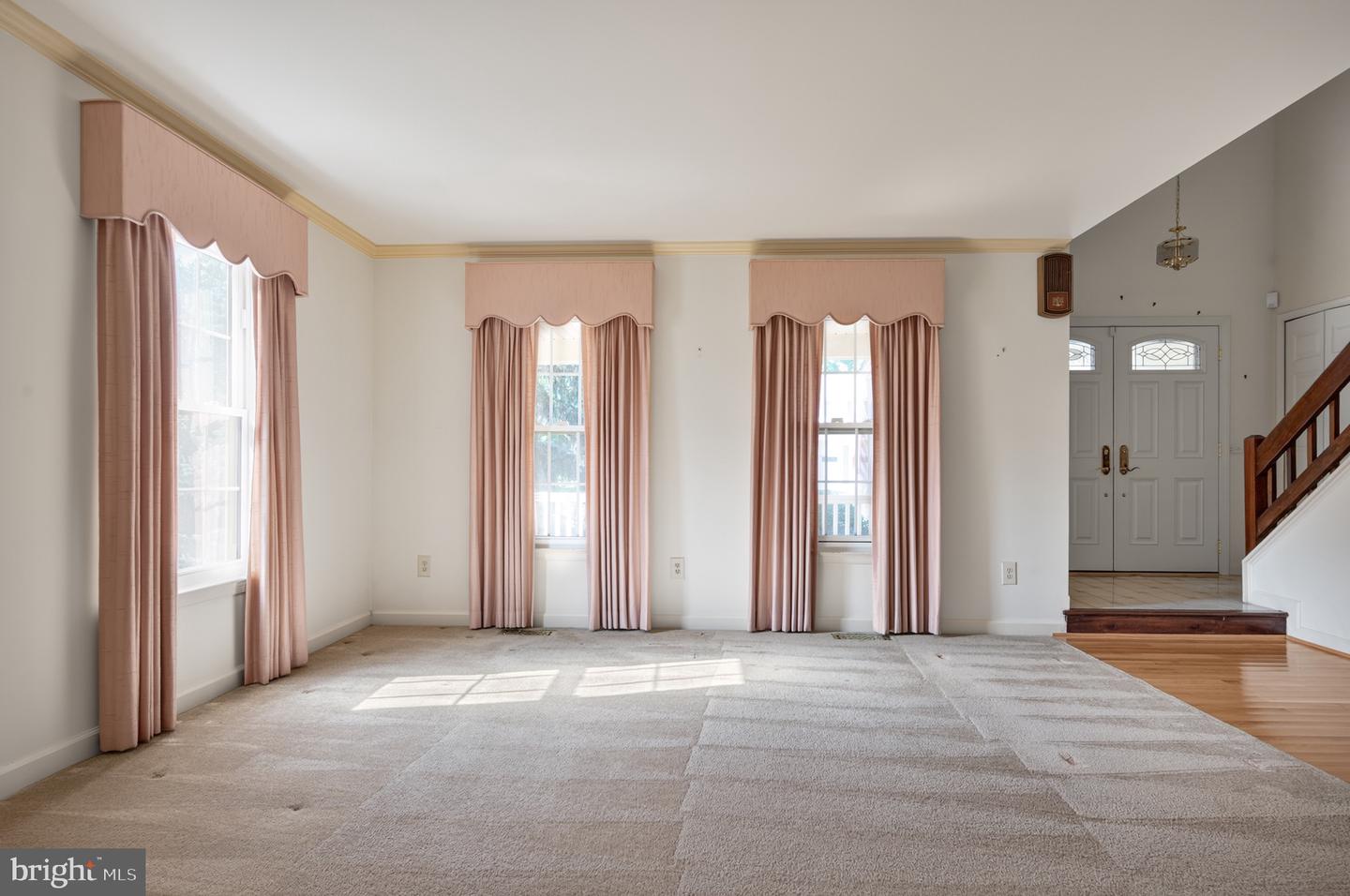 13405 VIRGINIA WILLOW DR, FAIRFAX, Virginia 22033, 3 Bedrooms Bedrooms, ,3 BathroomsBathrooms,Residential,For sale,13405 VIRGINIA WILLOW DR,VAFX2253180 MLS # VAFX2253180