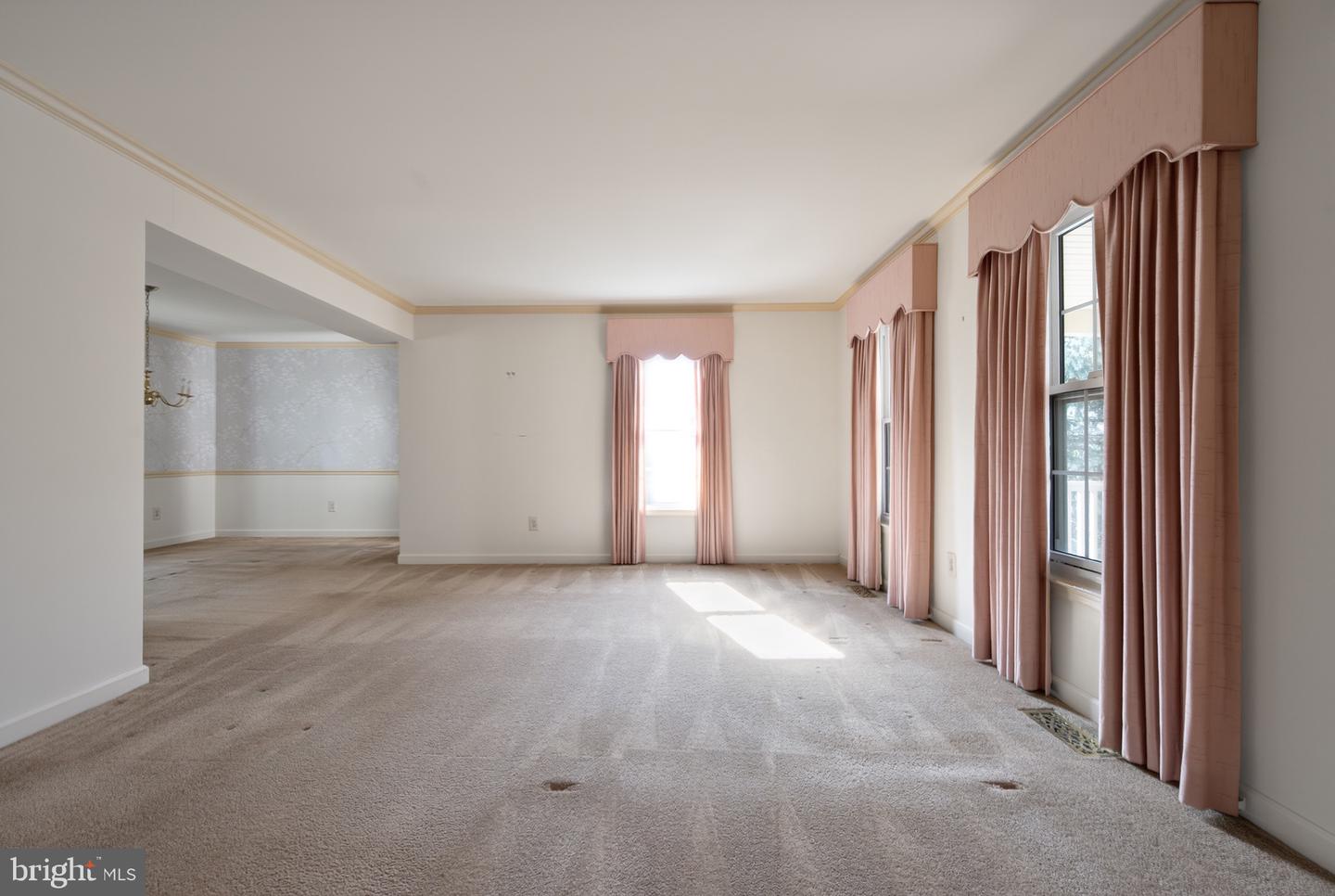 13405 VIRGINIA WILLOW DR, FAIRFAX, Virginia 22033, 3 Bedrooms Bedrooms, ,3 BathroomsBathrooms,Residential,For sale,13405 VIRGINIA WILLOW DR,VAFX2253180 MLS # VAFX2253180