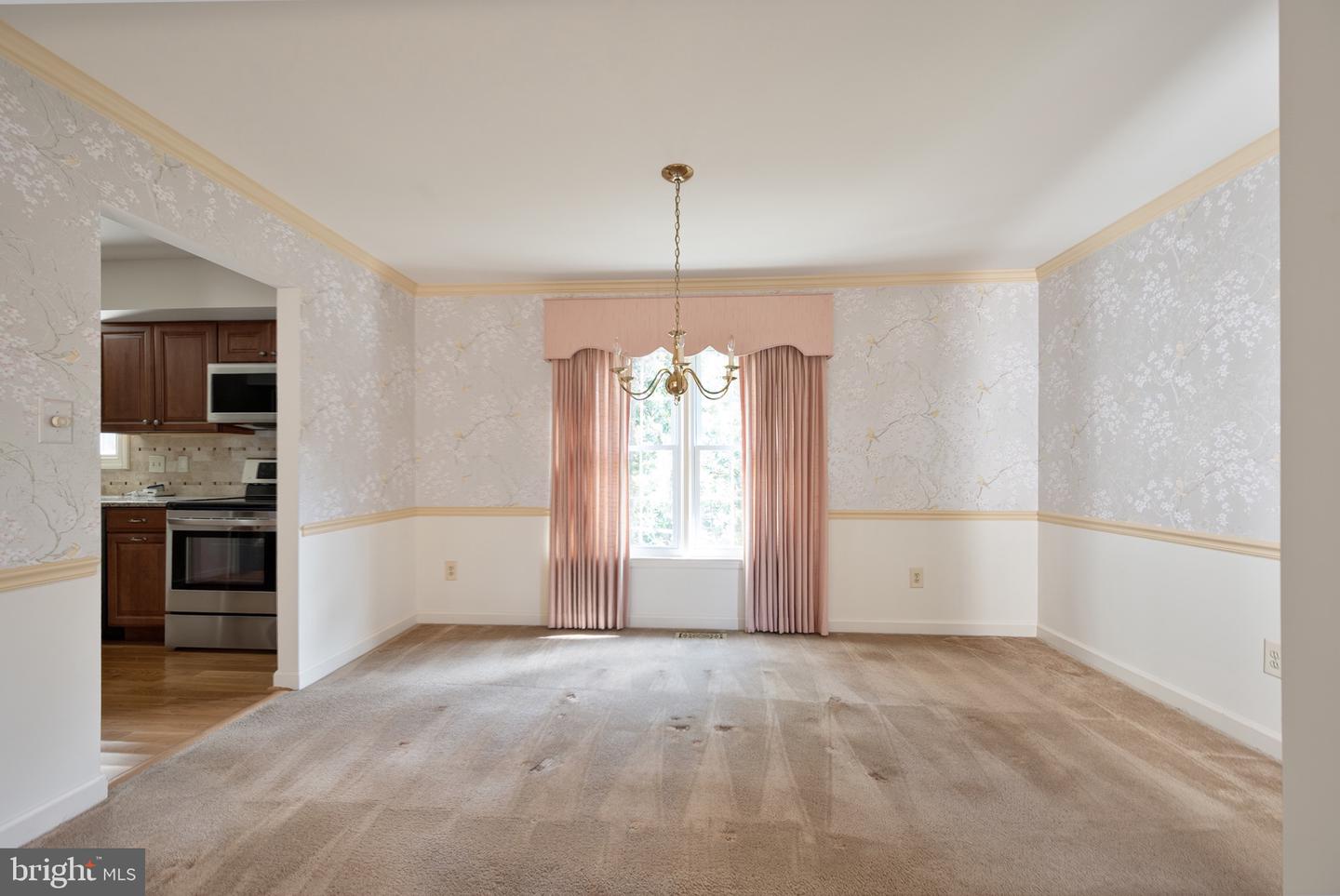 13405 VIRGINIA WILLOW DR, FAIRFAX, Virginia 22033, 3 Bedrooms Bedrooms, ,3 BathroomsBathrooms,Residential,For sale,13405 VIRGINIA WILLOW DR,VAFX2253180 MLS # VAFX2253180