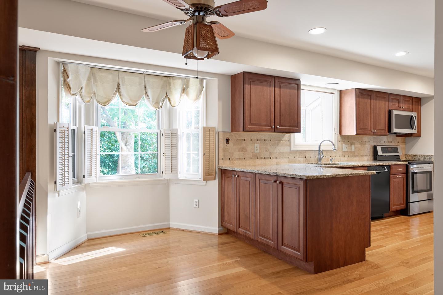 13405 VIRGINIA WILLOW DR, FAIRFAX, Virginia 22033, 3 Bedrooms Bedrooms, ,3 BathroomsBathrooms,Residential,For sale,13405 VIRGINIA WILLOW DR,VAFX2253180 MLS # VAFX2253180