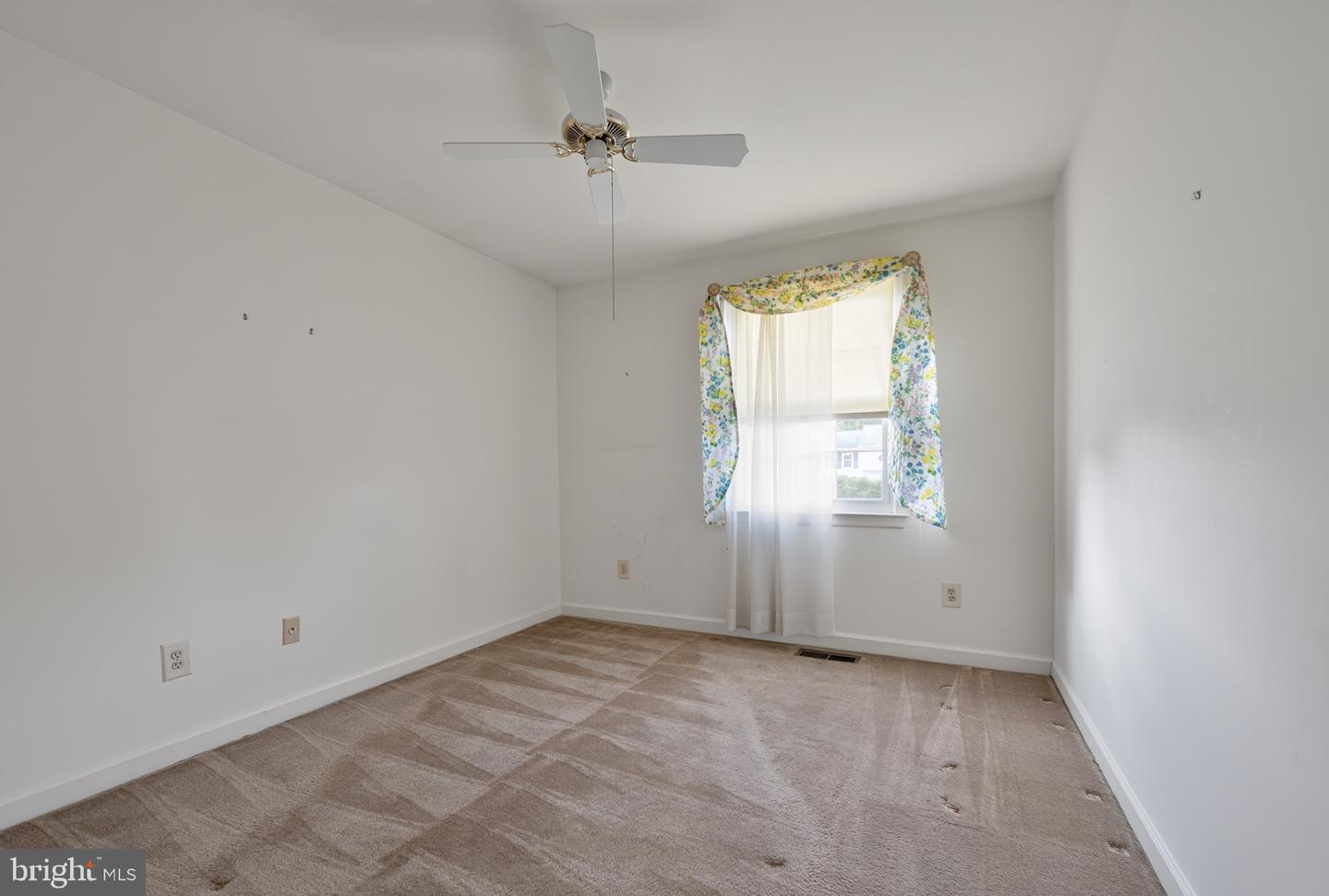 13405 VIRGINIA WILLOW DR, FAIRFAX, Virginia 22033, 3 Bedrooms Bedrooms, ,3 BathroomsBathrooms,Residential,For sale,13405 VIRGINIA WILLOW DR,VAFX2253180 MLS # VAFX2253180
