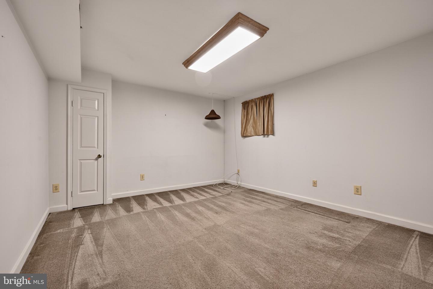 13405 VIRGINIA WILLOW DR, FAIRFAX, Virginia 22033, 3 Bedrooms Bedrooms, ,3 BathroomsBathrooms,Residential,For sale,13405 VIRGINIA WILLOW DR,VAFX2253180 MLS # VAFX2253180