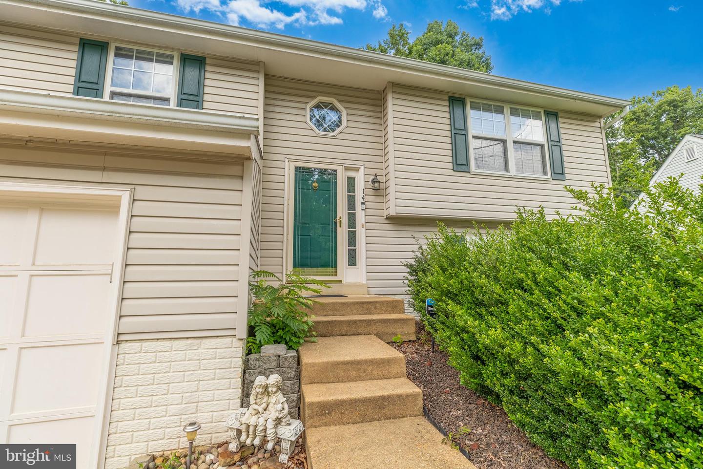 14 MYRTLE RD, FREDERICKSBURG, Virginia 22405, 4 Bedrooms Bedrooms, ,3 BathroomsBathrooms,Residential,For sale,14 MYRTLE RD,VAST2040616 MLS # VAST2040616