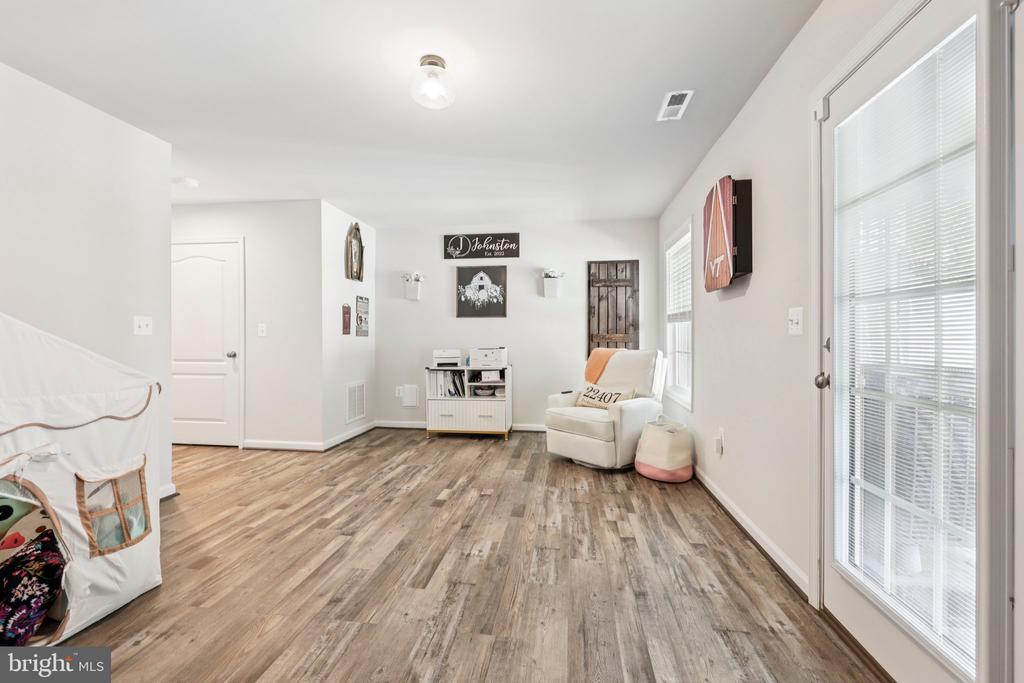 12131 BOWLING FARM CT, FREDERICKSBURG, Virginia 22407, 3 Bedrooms Bedrooms, ,2 BathroomsBathrooms,Residential,12131 BOWLING FARM CT,VASP2034686 MLS # VASP2034686