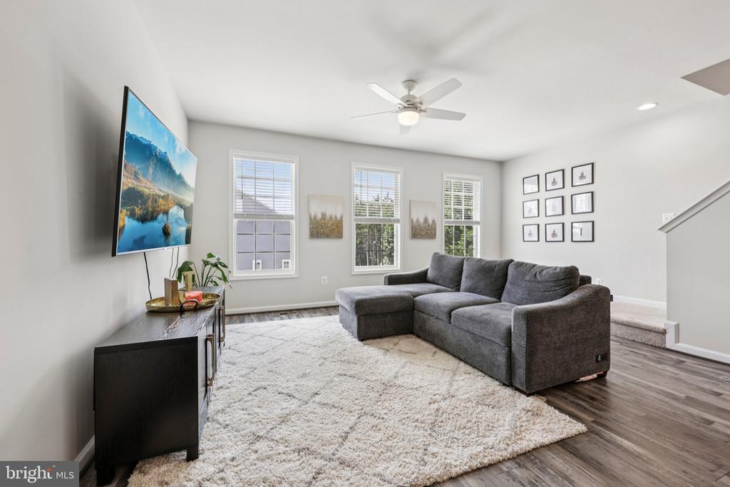 12131 BOWLING FARM CT, FREDERICKSBURG, Virginia 22407, 3 Bedrooms Bedrooms, ,2 BathroomsBathrooms,Residential,12131 BOWLING FARM CT,VASP2034686 MLS # VASP2034686