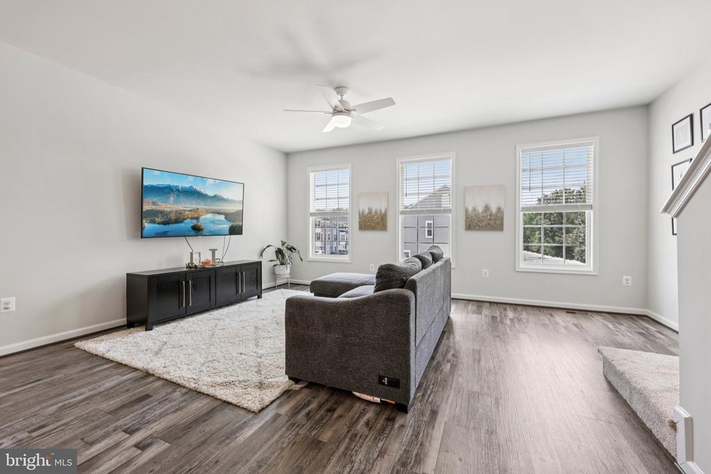 12131 BOWLING FARM CT, FREDERICKSBURG, Virginia 22407, 3 Bedrooms Bedrooms, ,2 BathroomsBathrooms,Residential,12131 BOWLING FARM CT,VASP2034686 MLS # VASP2034686