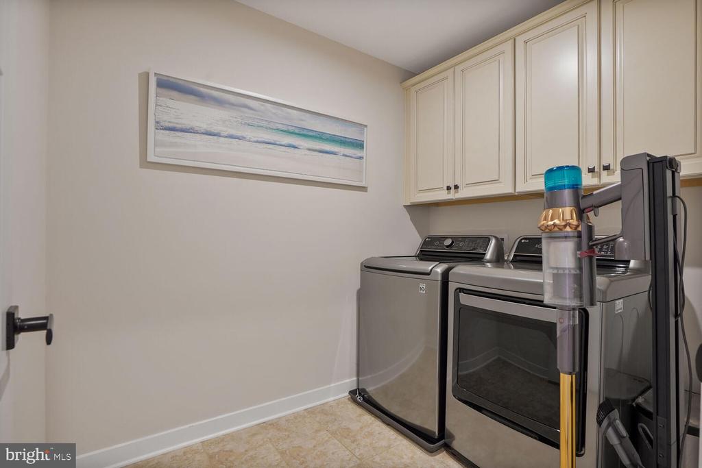7483 LAKE WILLOW CT, WARRENTON, Virginia, 8 Bedrooms Bedrooms, ,6 BathroomsBathrooms,Residential,7483 LAKE WILLOW CT,VAFQ2017464 MLS # VAFQ2017464