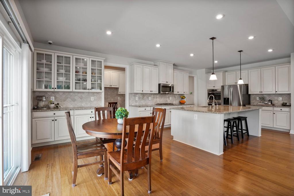 7483 LAKE WILLOW CT, WARRENTON, Virginia, 8 Bedrooms Bedrooms, ,6 BathroomsBathrooms,Residential,7483 LAKE WILLOW CT,VAFQ2017464 MLS # VAFQ2017464