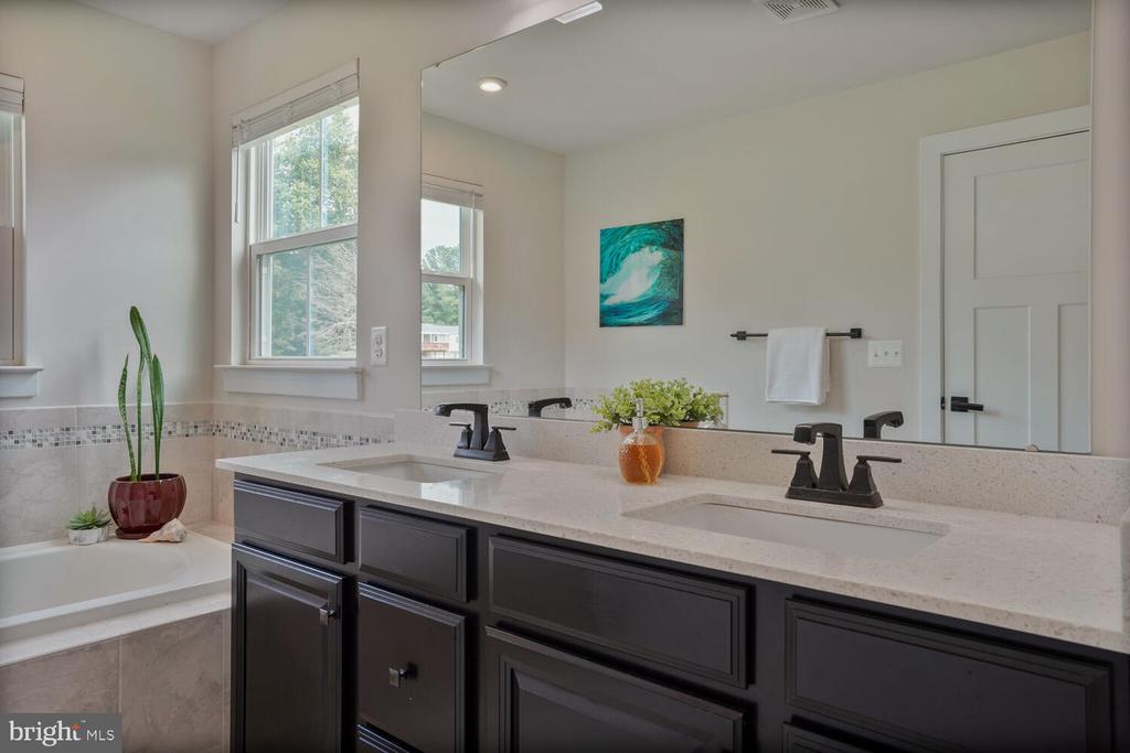 7483 LAKE WILLOW CT, WARRENTON, Virginia, 8 Bedrooms Bedrooms, ,6 BathroomsBathrooms,Residential,7483 LAKE WILLOW CT,VAFQ2017464 MLS # VAFQ2017464