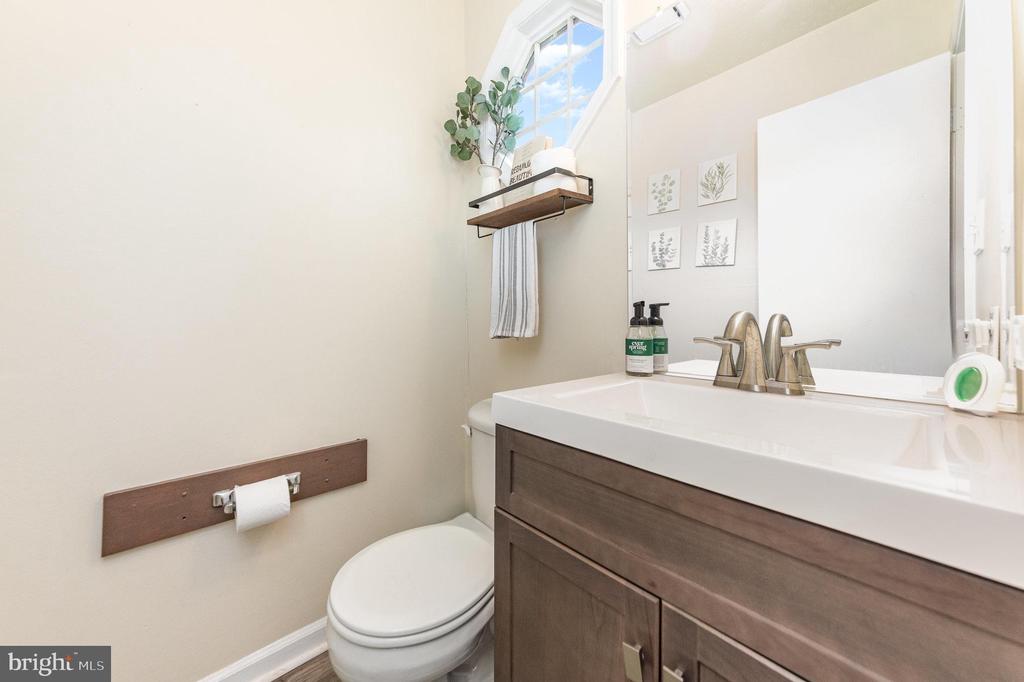 2209 HAMWAY DR, FREDERICKSBURG, Virginia 22407, 2 Bedrooms Bedrooms, ,2 BathroomsBathrooms,Residential,MILL GARDEN,2209 HAMWAY DR,VASP2034760 MLS # VASP2034760