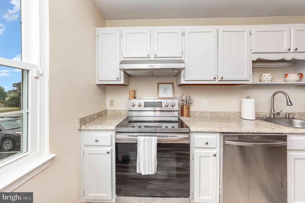 2209 HAMWAY DR, FREDERICKSBURG, Virginia 22407, 2 Bedrooms Bedrooms, ,2 BathroomsBathrooms,Residential,MILL GARDEN,2209 HAMWAY DR,VASP2034760 MLS # VASP2034760