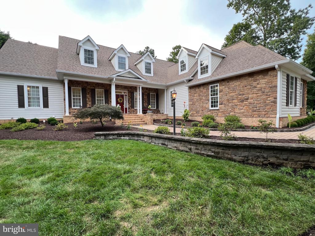 11207 VALOR BRIDGE DR, SPOTSYLVANIA, Virginia 22551, 4 Bedrooms Bedrooms, ,4 BathroomsBathrooms,Residential,11207 VALOR BRIDGE DR,VASP2034776 MLS # VASP2034776