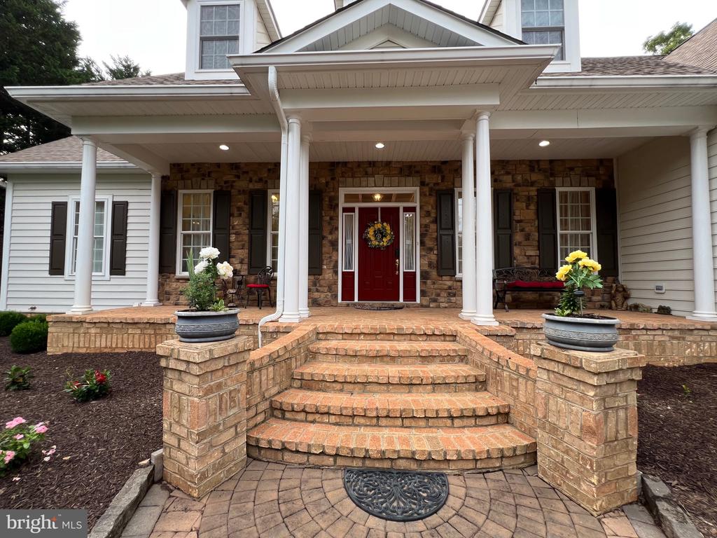 11207 VALOR BRIDGE DR, SPOTSYLVANIA, Virginia 22551, 4 Bedrooms Bedrooms, ,4 BathroomsBathrooms,Residential,11207 VALOR BRIDGE DR,VASP2034776 MLS # VASP2034776
