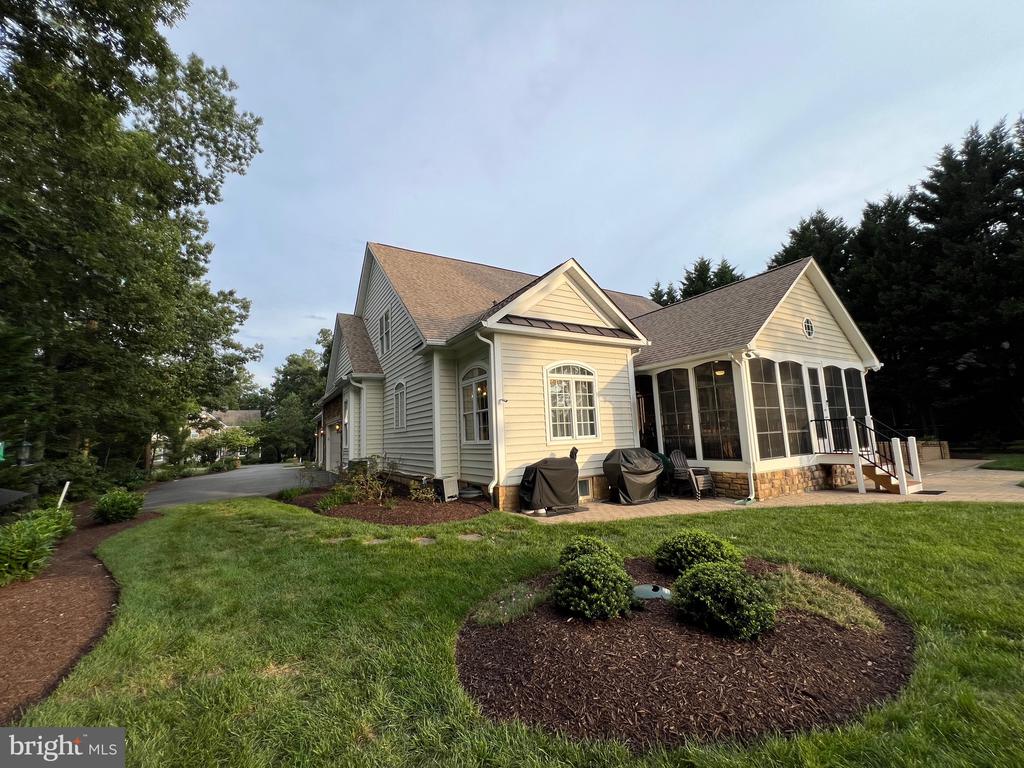 11207 VALOR BRIDGE DR, SPOTSYLVANIA, Virginia 22551, 4 Bedrooms Bedrooms, ,4 BathroomsBathrooms,Residential,11207 VALOR BRIDGE DR,VASP2034776 MLS # VASP2034776