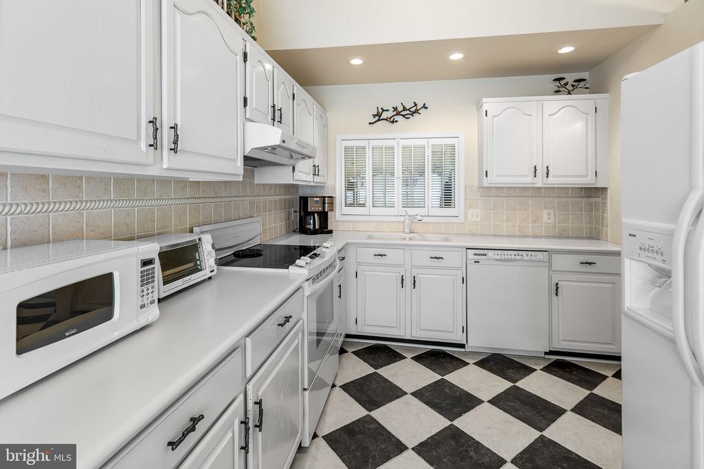 11223 STONE MILL CT, FREDERICKSBURG, Virginia 22407, 3 Bedrooms Bedrooms, ,3 BathroomsBathrooms,Residential,SUMMERLAKE,11223 STONE MILL CT,VASP2034744 MLS # VASP2034744