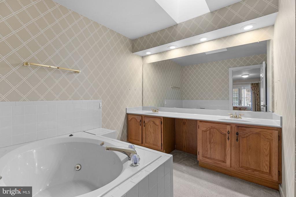 11223 STONE MILL CT, FREDERICKSBURG, Virginia 22407, 3 Bedrooms Bedrooms, ,3 BathroomsBathrooms,Residential,SUMMERLAKE,11223 STONE MILL CT,VASP2034744 MLS # VASP2034744