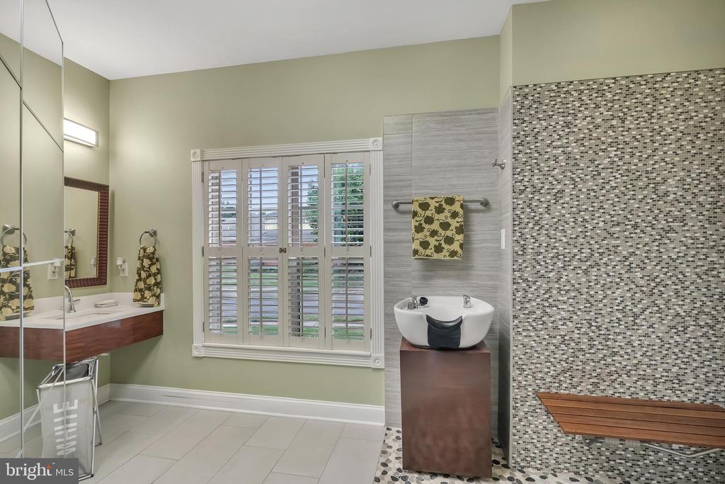 243 CARRIAGE CHASE CIR, WARRENTON, Virginia 20186, 5 Bedrooms Bedrooms, ,4 BathroomsBathrooms,Residential,243 CARRIAGE CHASE CIR,VAFQ2017530 MLS # VAFQ2017530