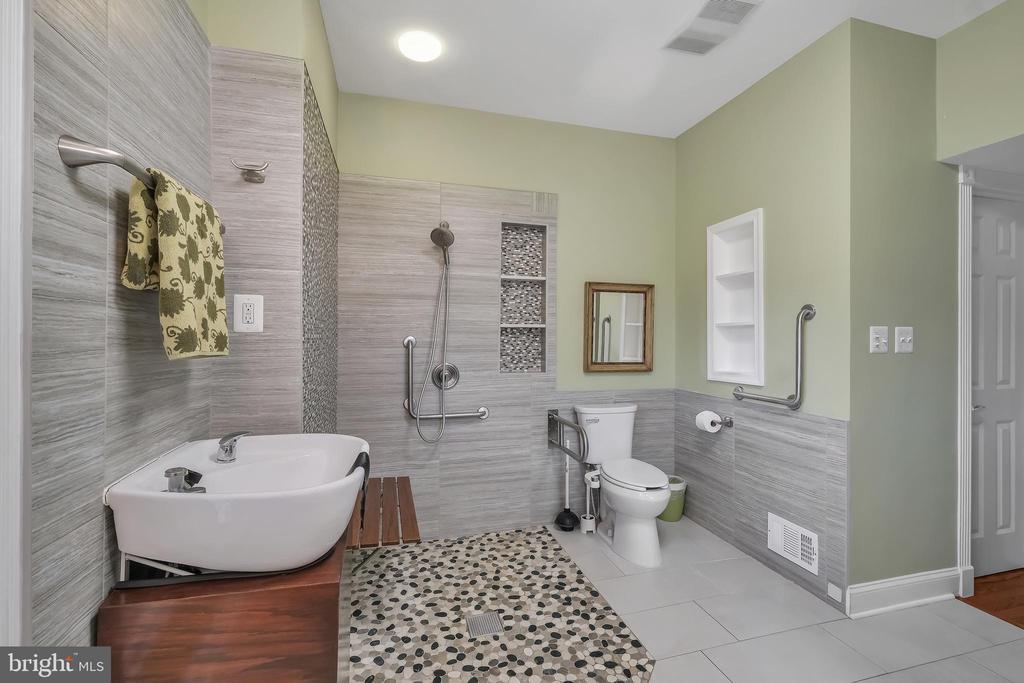 243 CARRIAGE CHASE CIR, WARRENTON, Virginia 20186, 5 Bedrooms Bedrooms, ,4 BathroomsBathrooms,Residential,243 CARRIAGE CHASE CIR,VAFQ2017530 MLS # VAFQ2017530
