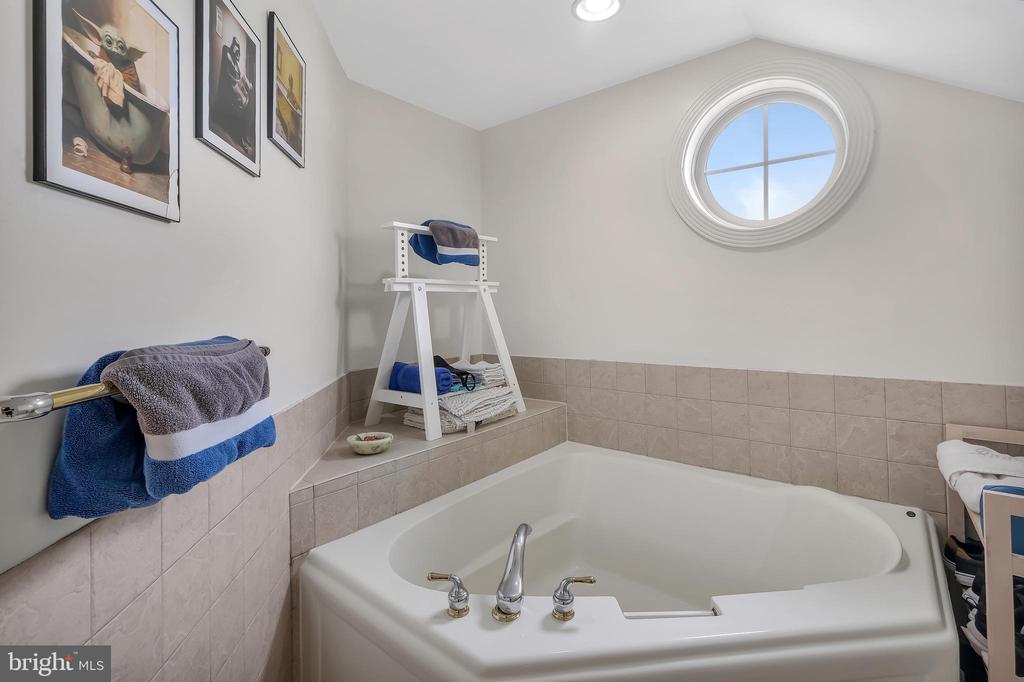 243 CARRIAGE CHASE CIR, WARRENTON, Virginia 20186, 5 Bedrooms Bedrooms, ,4 BathroomsBathrooms,Residential,243 CARRIAGE CHASE CIR,VAFQ2017530 MLS # VAFQ2017530