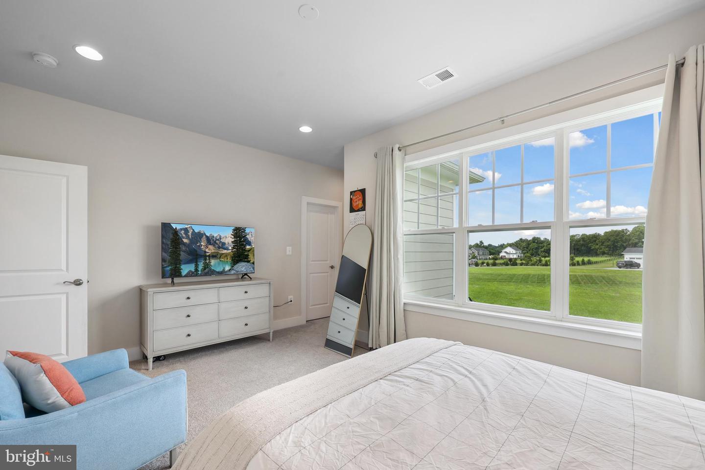 19135 HUNTRIDGE PRESERVE CT, PURCELLVILLE, Virginia 20132, 4 Bedrooms Bedrooms, ,5 BathroomsBathrooms,Residential,For sale,19135 HUNTRIDGE PRESERVE CT,VALO2102022 MLS # VALO2102022
