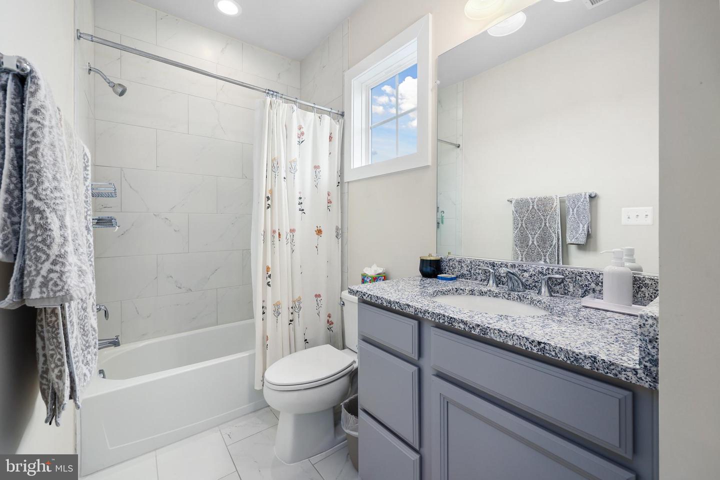 19135 HUNTRIDGE PRESERVE CT, PURCELLVILLE, Virginia 20132, 4 Bedrooms Bedrooms, ,5 BathroomsBathrooms,Residential,For sale,19135 HUNTRIDGE PRESERVE CT,VALO2102022 MLS # VALO2102022