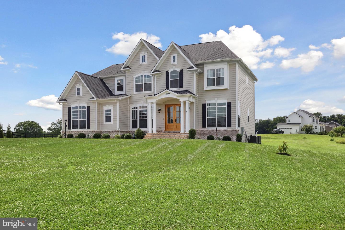 19135 HUNTRIDGE PRESERVE CT, PURCELLVILLE, Virginia 20132, 4 Bedrooms Bedrooms, ,5 BathroomsBathrooms,Residential,For sale,19135 HUNTRIDGE PRESERVE CT,VALO2102022 MLS # VALO2102022