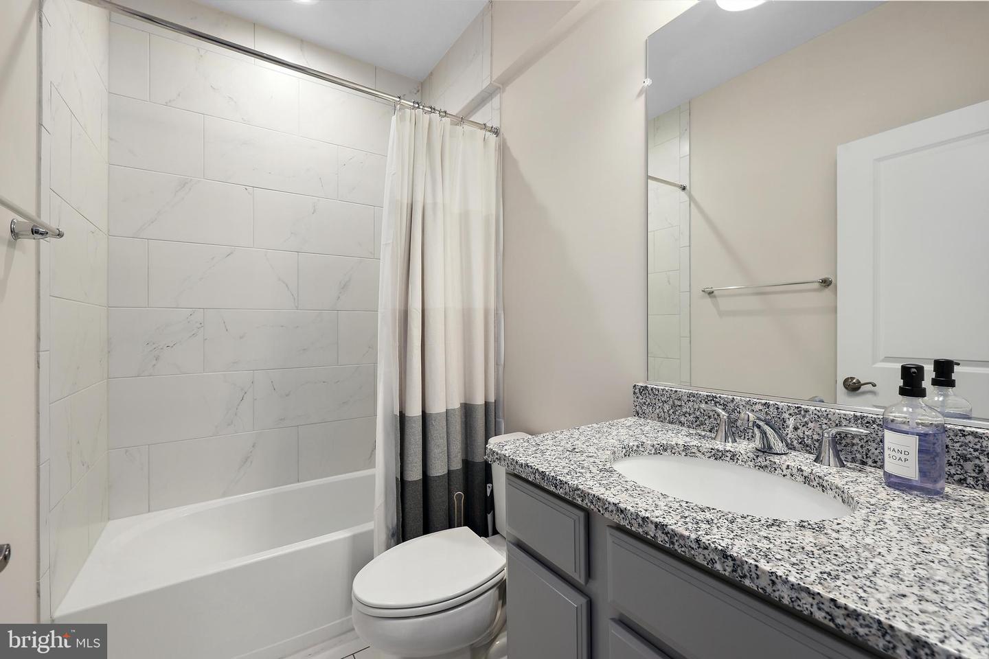 19135 HUNTRIDGE PRESERVE CT, PURCELLVILLE, Virginia 20132, 4 Bedrooms Bedrooms, ,5 BathroomsBathrooms,Residential,For sale,19135 HUNTRIDGE PRESERVE CT,VALO2102022 MLS # VALO2102022