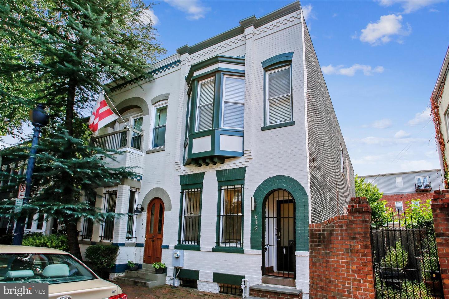 642 14TH PL NE, WASHINGTON, District Of Columbia 20002, 2 Bedrooms Bedrooms, ,1 BathroomBathrooms,Residential,For sale,642 14TH PL NE,DCDC2210168 MLS # DCDC2210168