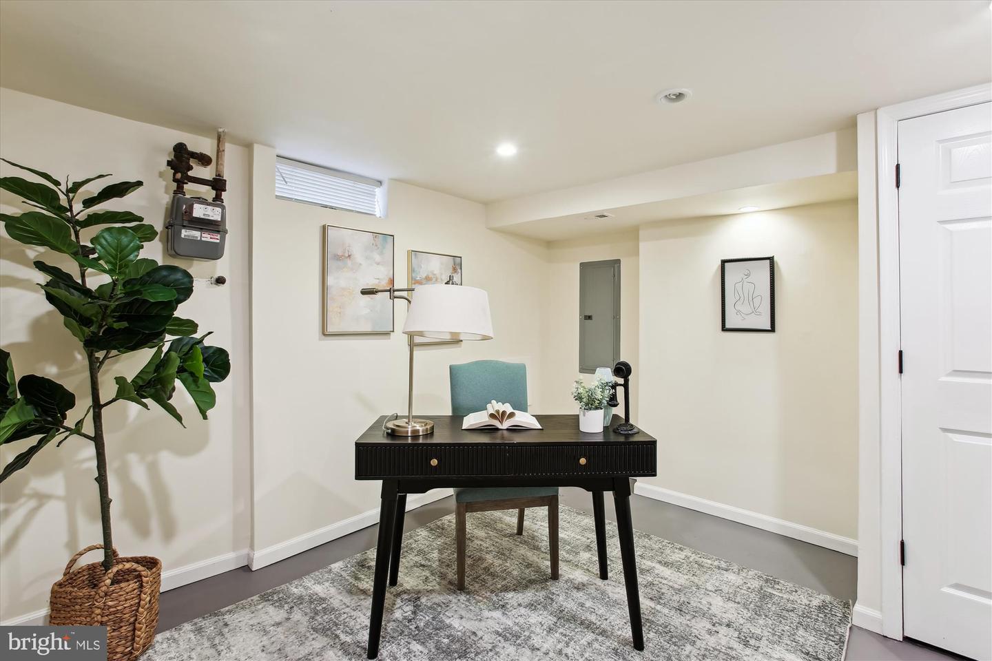642 14TH PL NE, WASHINGTON, District Of Columbia 20002, 2 Bedrooms Bedrooms, ,1 BathroomBathrooms,Residential,For sale,642 14TH PL NE,DCDC2210168 MLS # DCDC2210168