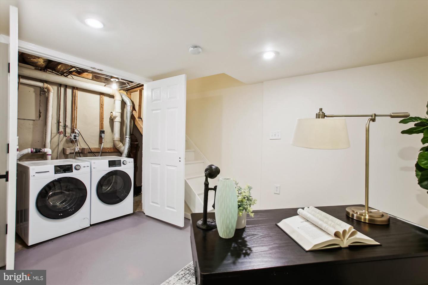 642 14TH PL NE, WASHINGTON, District Of Columbia 20002, 2 Bedrooms Bedrooms, ,1 BathroomBathrooms,Residential,For sale,642 14TH PL NE,DCDC2210168 MLS # DCDC2210168